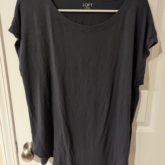 LOFT Tops - LOFT Women's Tshirt